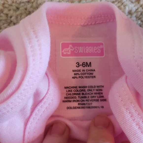3-6M onesie - Picture 2 of 3